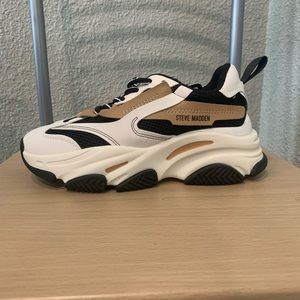 Steve Madden Possession Black/Tan Shoe